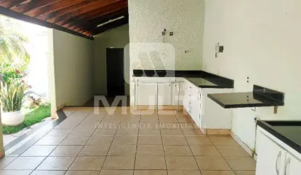 Casa com 4 quartos à venda em Saraiva, Uberlândia  por R$ 1.800.000