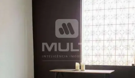 Casa com 3 quartos à venda no Centro, Uberlândia  por R$ 1.500.000