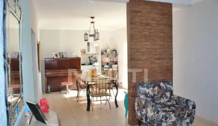 Casa com 3 quartos à venda no Tibery, Uberlândia  por R$ 1.200.000