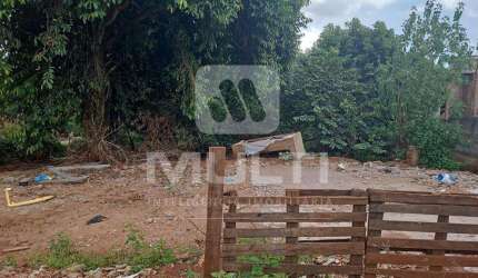 Terreno comercial à venda no Pacaembu, Uberlândia  por R$ 900.000