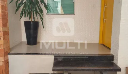 Casa com 5 quartos para alugar no Nova Uberlândia, Uberlândia  por R$ 6.900