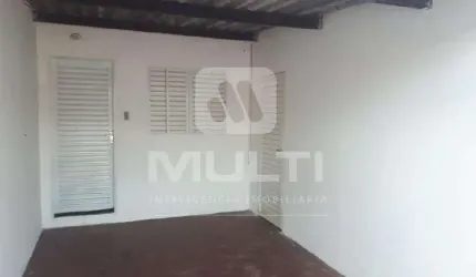 Casa com 3 quartos à venda no Luizote de Freitas, Uberlândia  por R$ 240.000