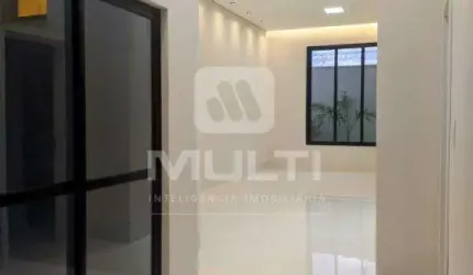 Casa com 3 quartos à venda em Laranjeiras, Uberlândia  por R$ 850.000