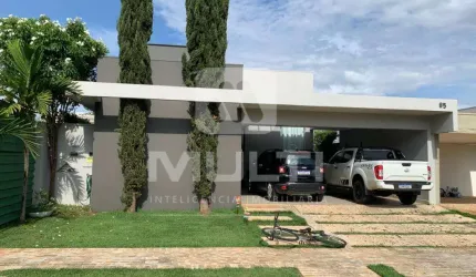 Casa em condomínio fechado com 3 quartos para alugar em Laranjeiras, Uberlândia  por R$ 11.000