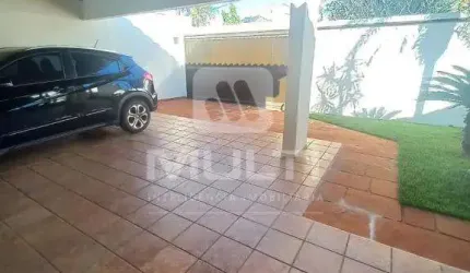 Casa com 3 quartos para alugar no Morada da Colina, Uberlândia  por R$ 8.000