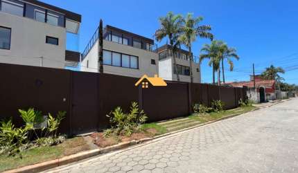 CASA  EM CONDOMÍNIO NA PRAIA DE JUQUEHY