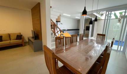 CASA EM CONDOMÍNIO NA PRAIA DE JUQUEHY