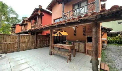 Imperdível Casa em Condomínio em Camburi, São Sebastião-SP: 4 Quartos, 1 Suíte, 2 Salas, 2 Banheiros, 2 Vagas, 130m²