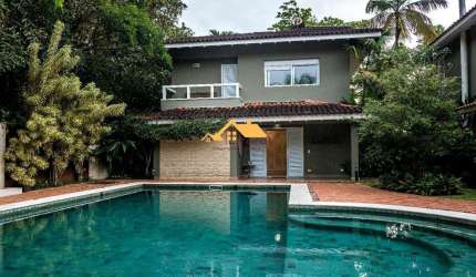 Luxuosa e espaçosa casa em condomínio na Baleia, São Sebastião-SP: 6 quartos, 6 suítes, 3 salas, 6 banheiros, 5 vagas de garagem, 650m².