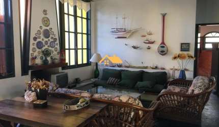 Casa à venda em São Sebastião-SP: 4 quartos, 2 suítes, 2 salas, 3 banheiros, 2 vagas de garagem, 175,10 m² na Barra do Una.
