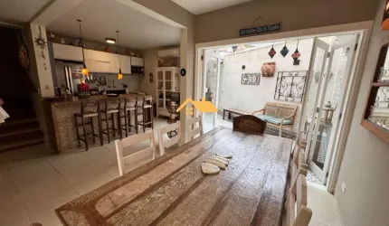 Condomínio  Azaleias em Juquehy, São Sebastião-SP: 4 Quartos, 2 Suítes, 2 Salas, 3 Banheiros, 1 Vaga, 130m² de Área!