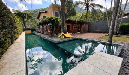 Casa de luxo em Maresias, São Sebastião-SP: 5 quartos, 5 suítes, 3 salas, 5 banheiros, 4 vagas de garagem, 200m² de área.