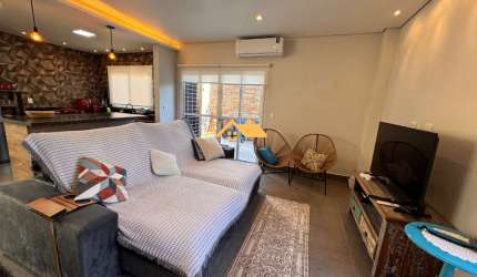 Casa para locação em Juquehy, São Sebastião-SP: 3 quartos, 3 suítes, 2 salas, 3 banheiros, 2 vagas. Espaço de 120m².
