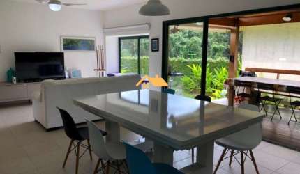 Aluguel de Casa em Condomínio  em São Sebastião-SPCondomínio Fazenda São Paulo, Barra do Una4 Quartos, 2 Suítes, 3 Salas, 3 Banheiros, 2 Vagas, 144m².