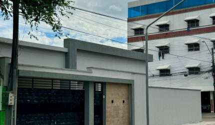Casa alto padrão de acabamento na Parquelândia!