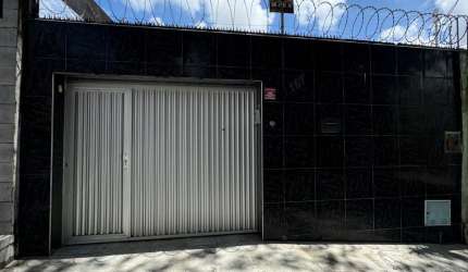 Excelente casa com 3 quartos no Pici