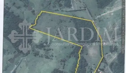 AREA NO ALTO DA SERRA EM SÃO PEDRO
