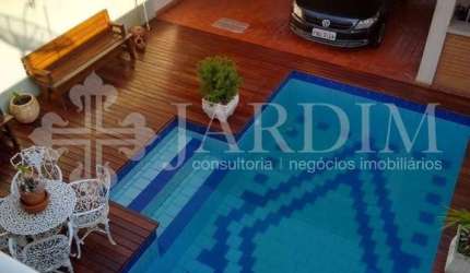 BELA CASA COM PISCINA