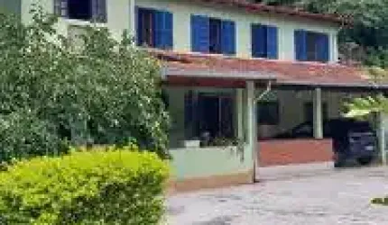 MARAVILHOSA Chácara 2200 m² para venda tem 384 m² com 5 quartos 1 suíte pomar Piscina Gourmet Quadra