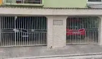 Sobrado para venda possui 240 m² em 3 pavimentos com 5 quartos 1 suíte no Alto Ipiranga