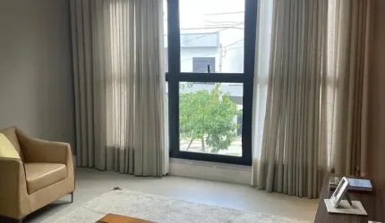 LINDA Casa no Condomínio Bella Cittá Fazenda Rodeio sobrado para venda tem 202 m² com 4 suítes