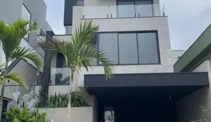 LINDA casa no Condomínio Bella Cittá Fazenda Rodeio sobrado para venda com 239 m² 3 SUÍTES e PISCINA