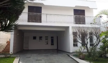ÓTIMO sobrado para venda possui 316 m² com 4 quartos, 2 suítes e edícula no Mogi Moderno