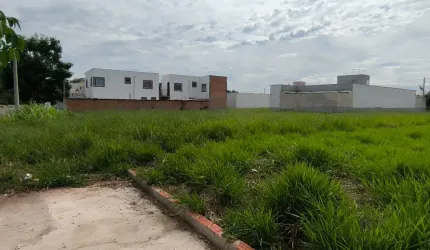 Terreno comercial no loteamento Terras do Trevizo.