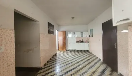 Casa  na Paulista para reforma ou demolição .
