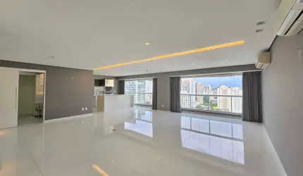 Apartamento de 161m² com 3 suítes e 3 vagas na rua Fábia, Vila Romana