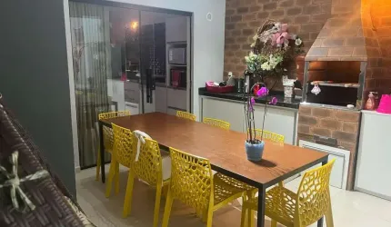 Sobrado Geminado Alto Padrão para Venda em Joinville, Glória, 3 dormitórios, 1 suíte, 3 banheiros, 2 vagas