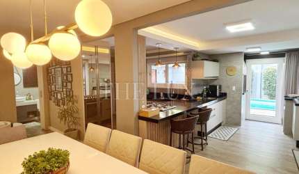 Casa para Venda em Joinville, Saguaçú, 3 dormitórios, 1 suíte, 3 banheiros, 3 vagas