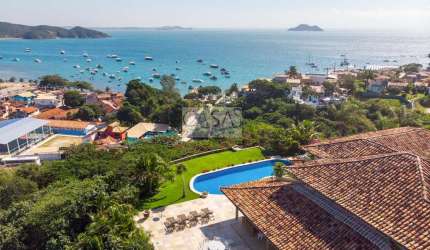 Espetacular mansão com vista deslumbrante para o Centro Armação dos Búzios