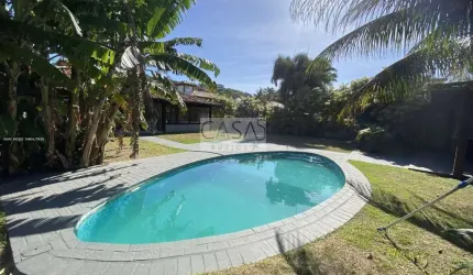 Maravilhosa Casa 5 suítes à venda em condomínio pé na areia da Praia da Ferradurinha Búzios