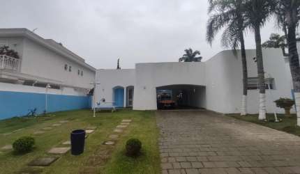 Linda casa em um dos condomínios mais famoso do litoral sul paulista!