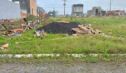 Capão da Canoa, Bairro Guarani,  Meio terreno.