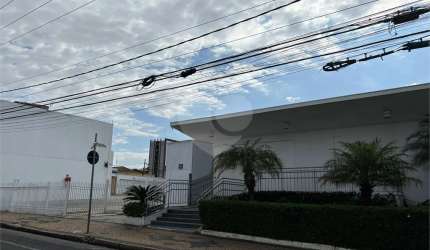 Prédio inteiro à venda em Vila Sfeir - SP
