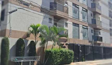 Apartamento com 3 quartos para locação em Centro - SP