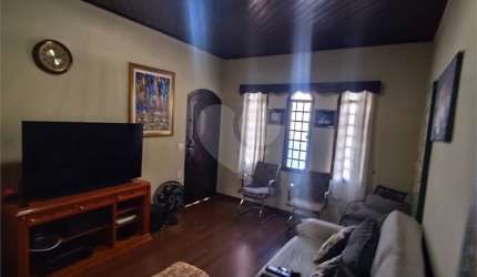 Casa com 3 quartos à venda ou para locação em Centro - SP