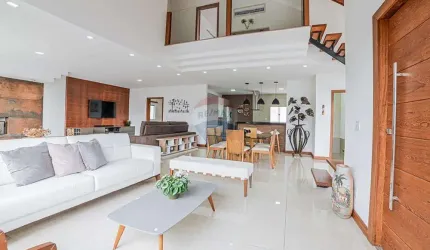 Casa espetacular em condomínio fechado- Bairro Jardim L Emitarge