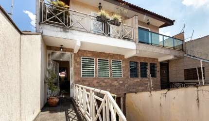 Espetacular sobrado para venda com 3 quartos, sendo 1 suíte, 178m²