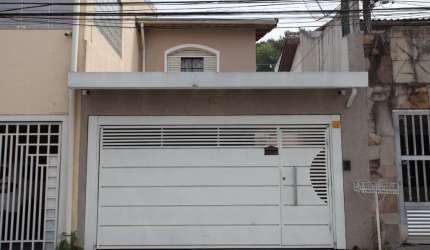 Confortável sobrado para venda com 3 quartos, 104m²