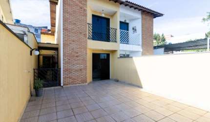 Deslumbrante sobrado para venda com 4 quartos, sendo 4 suítes, 207m²