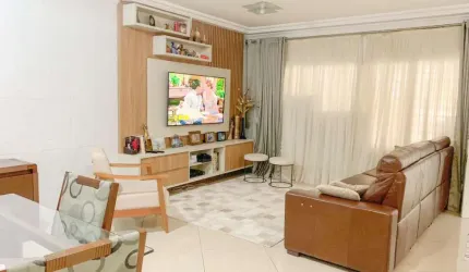 Versátil casa tipo para venda com 5 quartos, sendo 3 suítes, 313m²