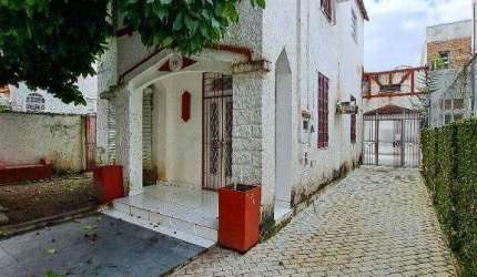 Casa em rua super tranquila na Barra