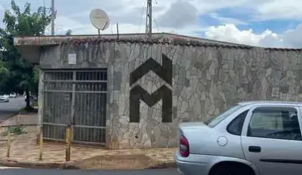 Casa à venda no bairro Ipiranga - Ribeirão Preto/SP