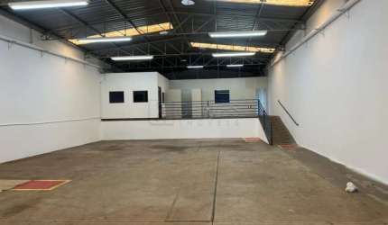Galpão comercial de 396 m², para alugar no Residencial e Comercial Palmares, Ribeirão Preto