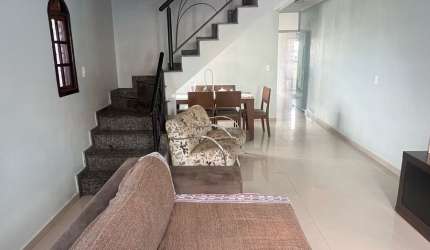 Casa Espaçosa com Churrasqueira e Ar Condicionado.