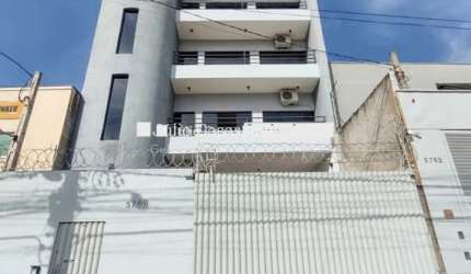 Prédio comercial na avenida Elias Maluf