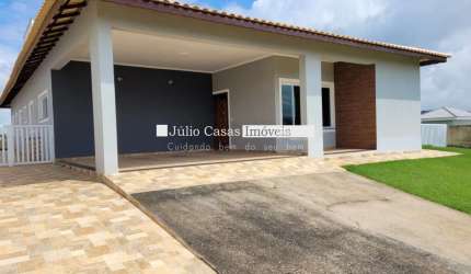 Casa à venda  com 03 quartos no Condomínio Village da Serra